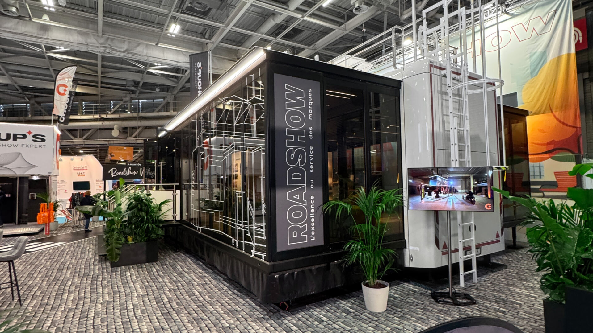 Choups Stand heavent paris 2025 02