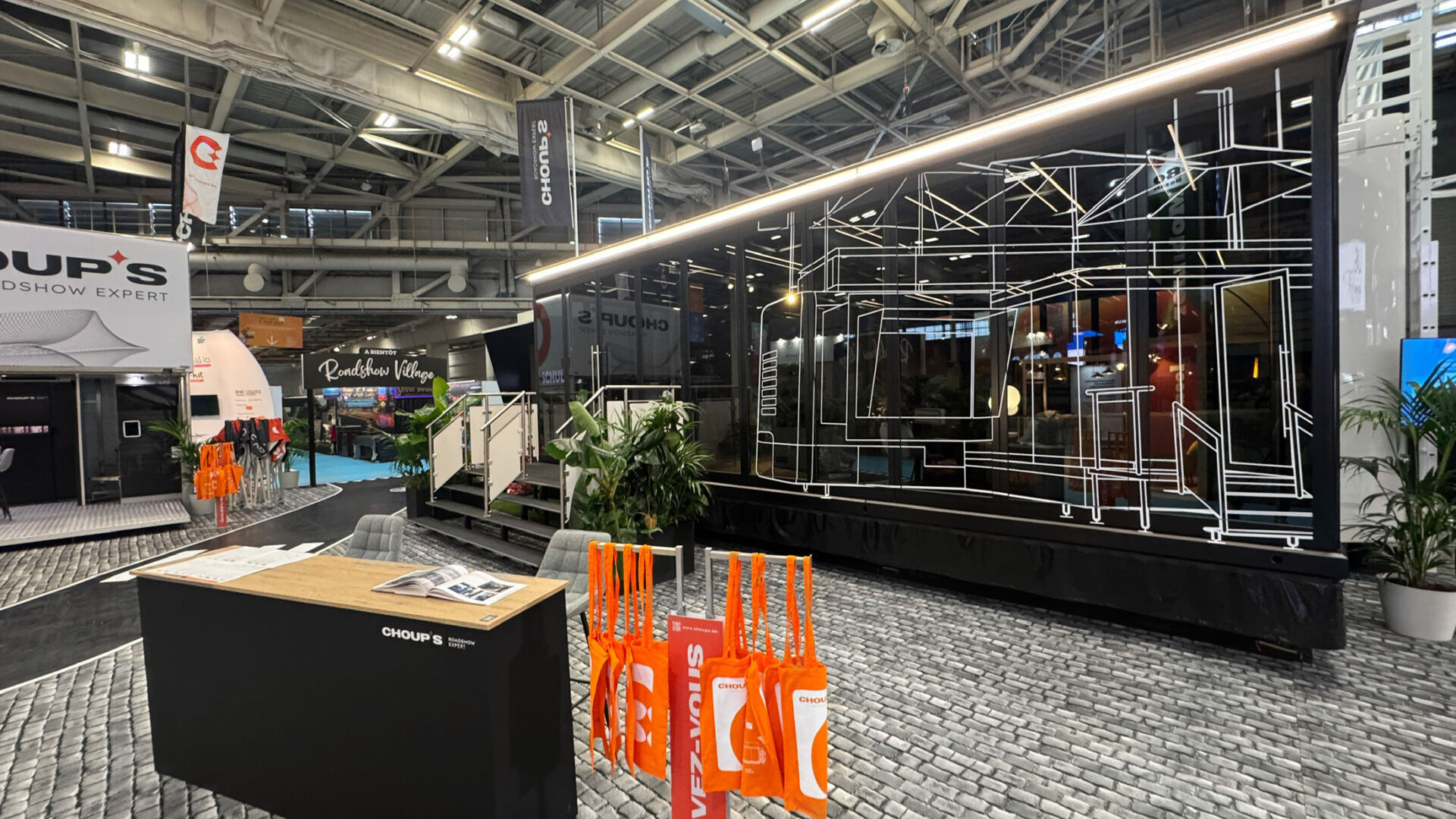 Choups Stand heavent paris 2025 04