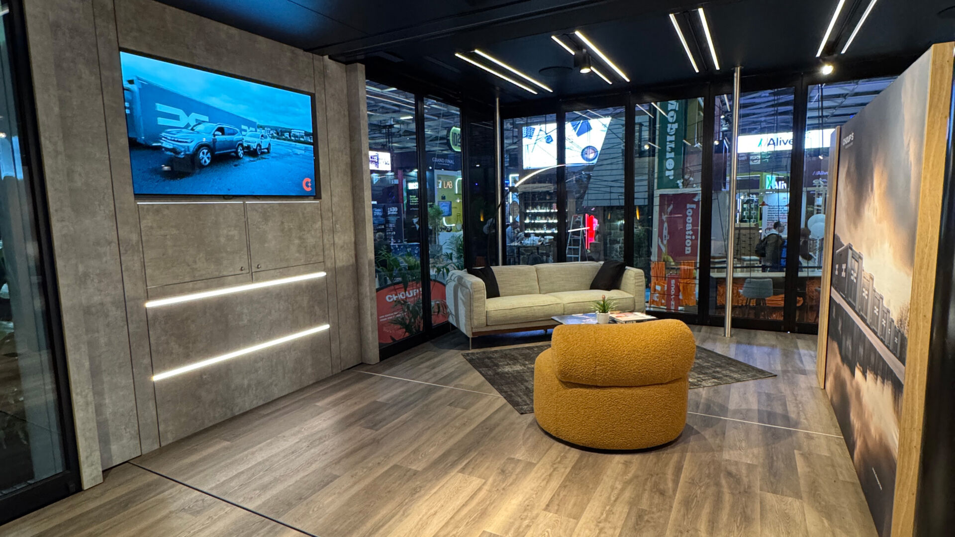 Choups Stand heavent paris 2025 05