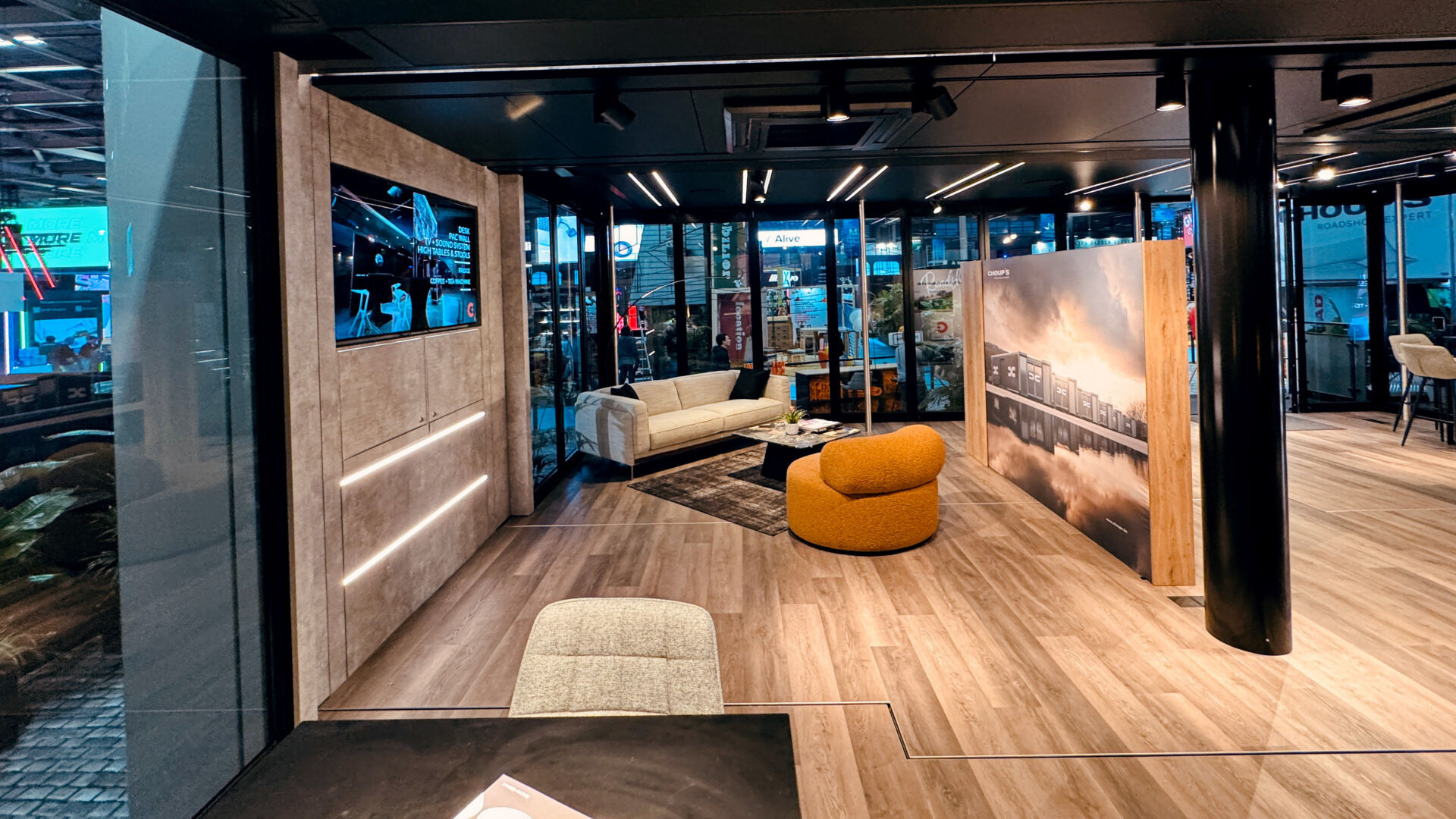 Choups Stand heavent paris 2025 07