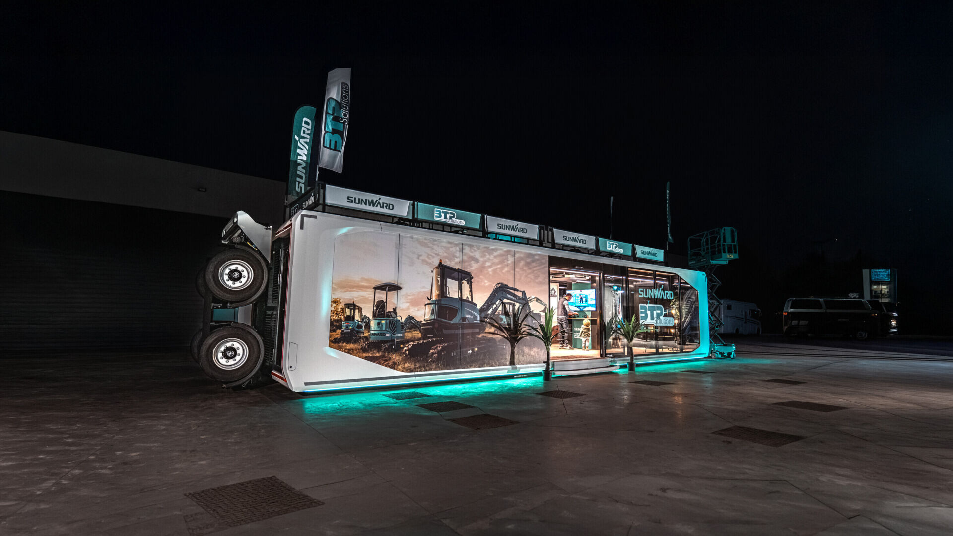 Show Room XL cover website